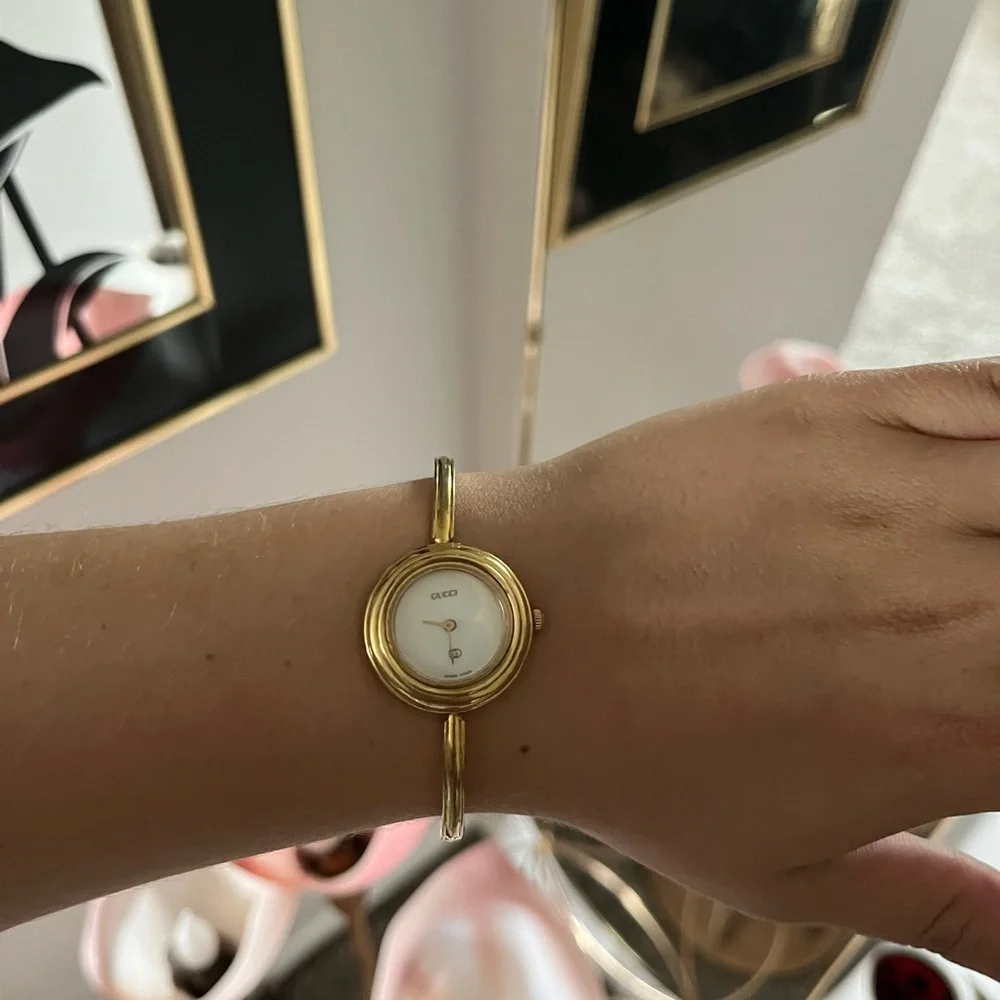 Gucci Gold Bezel Watch With All Bezels - Picture 7 of 9